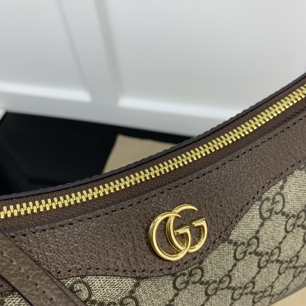 Gucci Hobo Bags